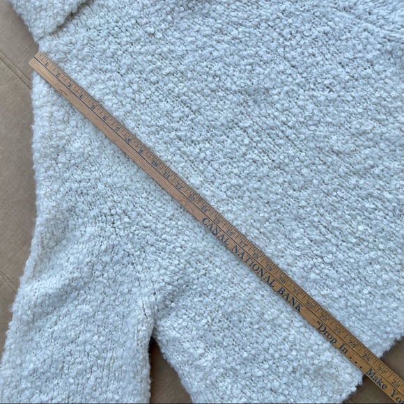 Theory Cream Alpaca Blend Oversized Turtleneck Sweater Top Size Small - Picture 9 of 12